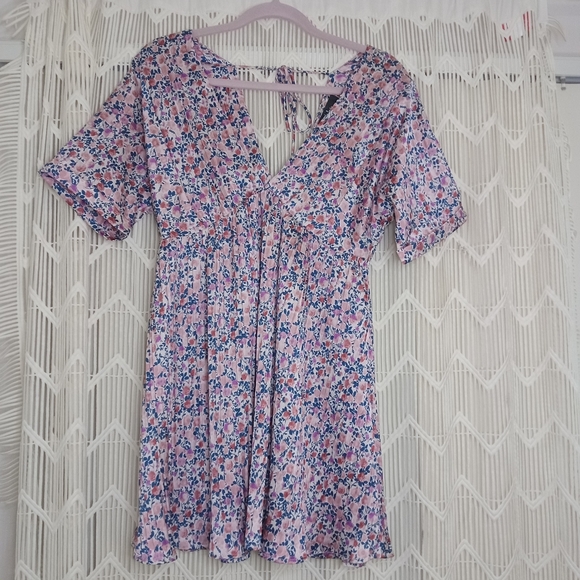 EUC Lulu's Blush Pink Floral Print Satin Babydoll Dress - Picture 2 of 9